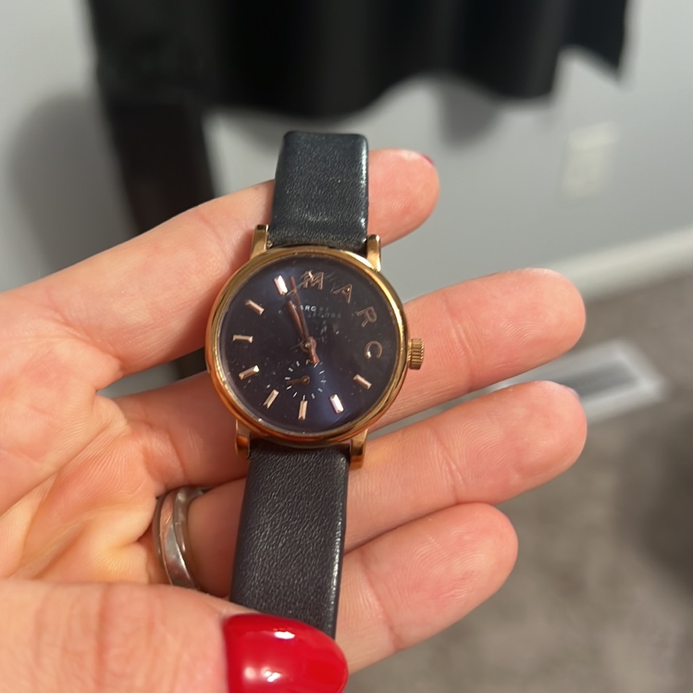 Marc Jacobs Watch - Picture 2 of 2